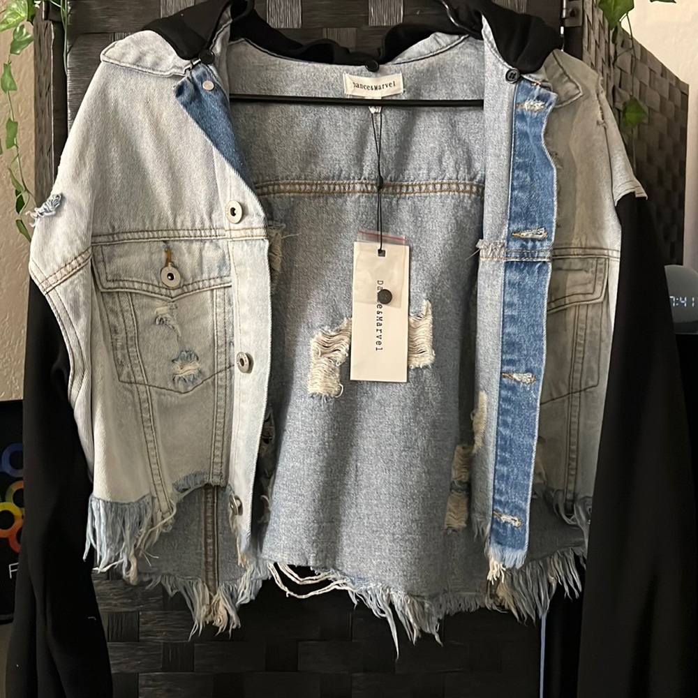 Tags attached, never worn . Purchased through Vici .
